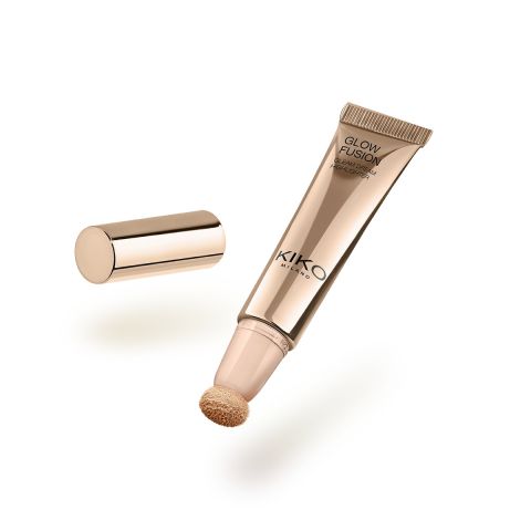 Liquid face highlighter with sponge applicator