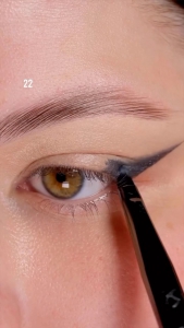 ALL EYES - ON YOUR EYES👁️

צפי בסרטון וצרי לעצמך מראה עיניים מהפנט עם ה-Long Lasting Eyeshadow Stick🩵